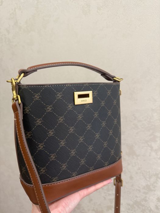 Сумочка від бренду Mango