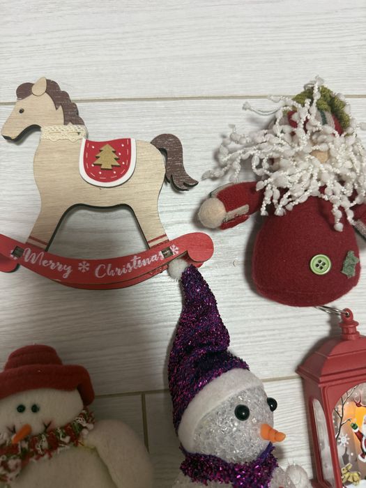 Лот новорічних іграшок