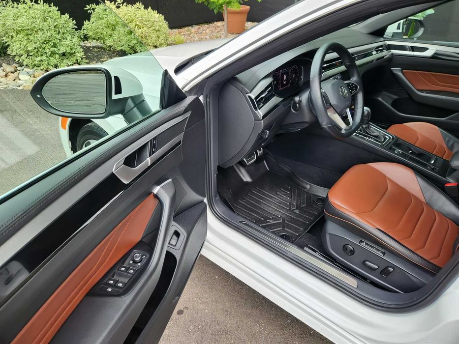 Volkswagen Arteon      2021