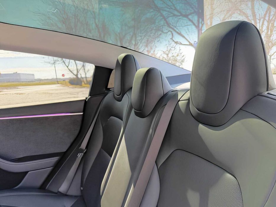 Tesla Model 3      2024