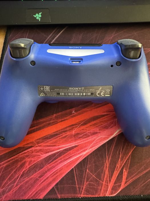 Продам геймпад Sony DualShock 4 V2 (PS4)