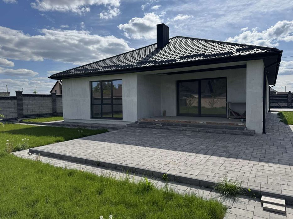 Неперевершена Американка поруч з лісом(!)