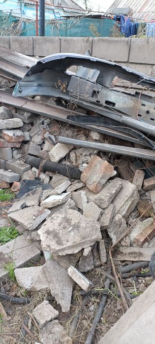 Залишки битого шлакоблоку та цегли віддам безкоштовно