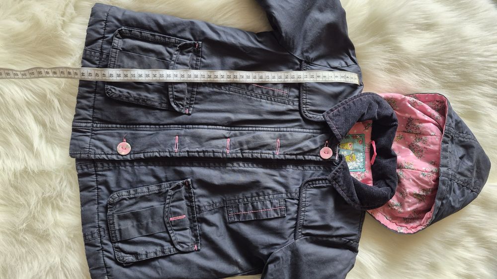 Куртка на дівчинку