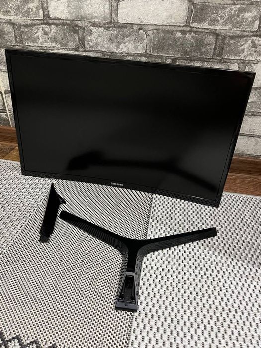 Продам изогнутый монитор SAMSUNG