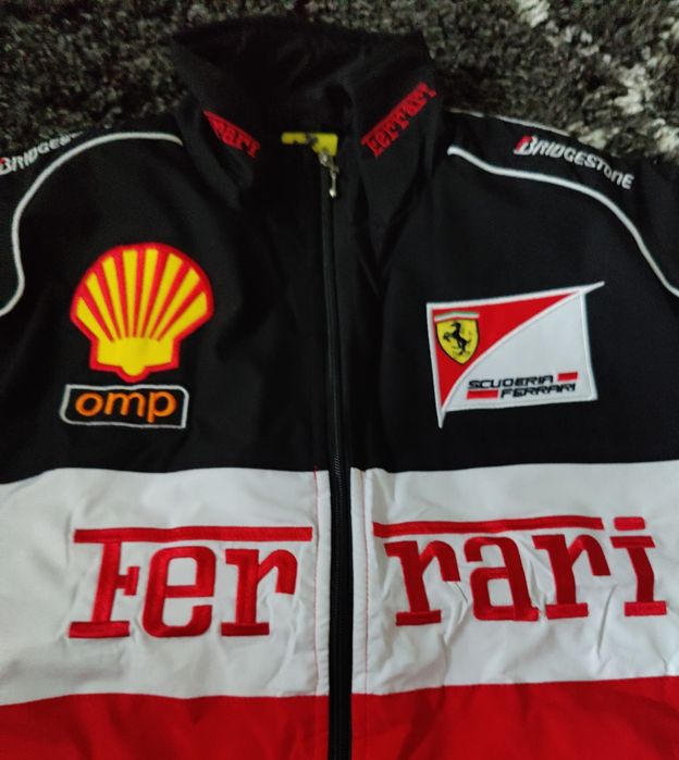 Kurtka Ferrari F1 czarno-biało-czerwona L nowa