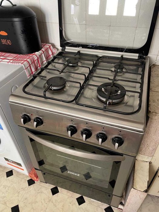 Fogão misto Junex em inox (forno elétrico e placa a gás natural)