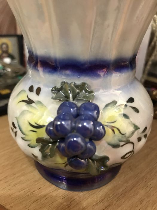 Продам недорого  вазочки фарфоровые