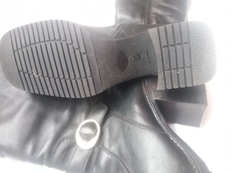 Зимние кожаные черные сапоги с мехом внутри, 41 размер, на каблуках