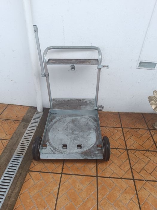 Carrinho porta bidões 200 lts
