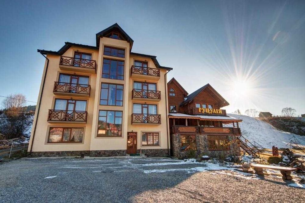 Готельний комплекс в Поляниці