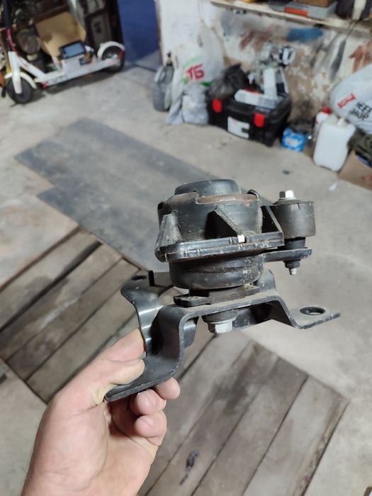 Подушка двигуна Ford c max hybrid