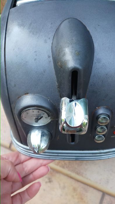 1Тостер Delonghi Под ремонт или на запчасти