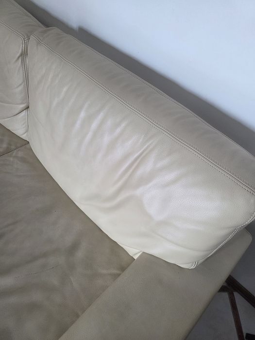 Dois Sofas de pele