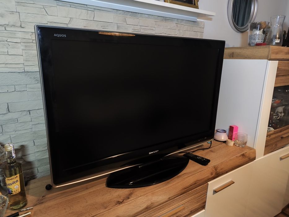 Telewizor SHARP 42 cale