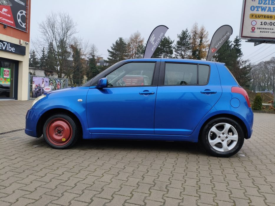 Suzuki Swift 1.3 benzyna  5 drzwi ekonomiczny klimatyzacja