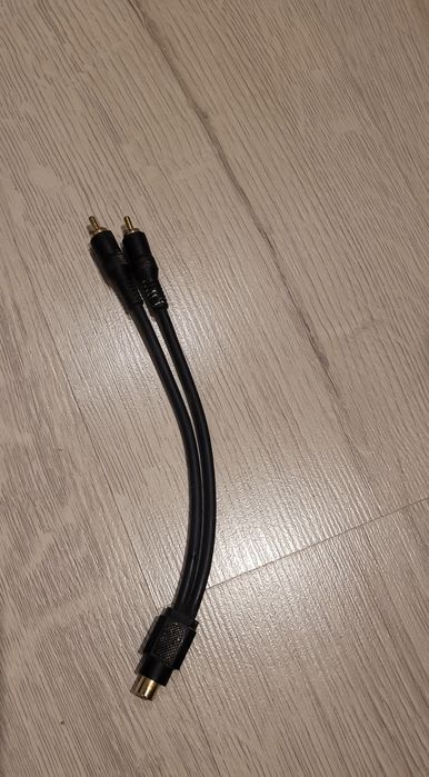 Rozgałęziacz trójnik wtyk / 2 gniazda RCS/CHINCH.