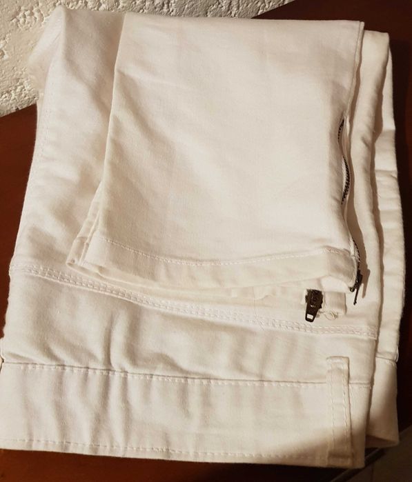 Calças brancas de senhora fecho de correr elásticas Tamanho 42/44