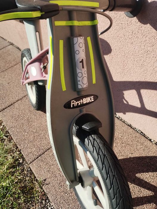 Rowerek biegowy FirstBike Pink