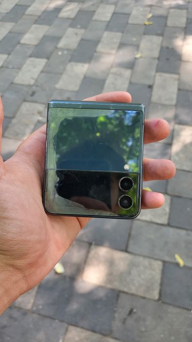 Samsung Galaxy Z Flip 3