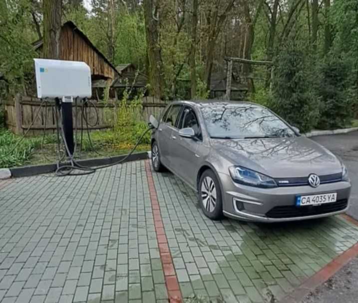 Volkswagen e-Golf 2015