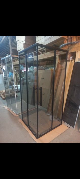 Душові кабіни з підоном та без.