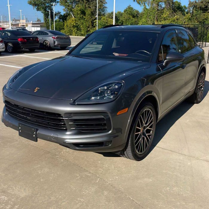 Porsche Cayenne      2022