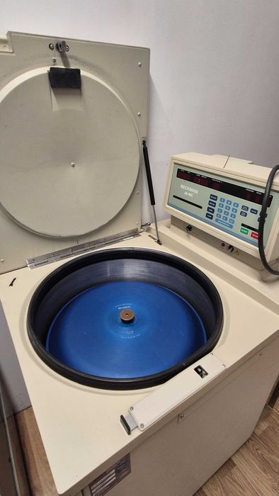 Wirówki wyskowydajne - preparacyjne. Różne modele.