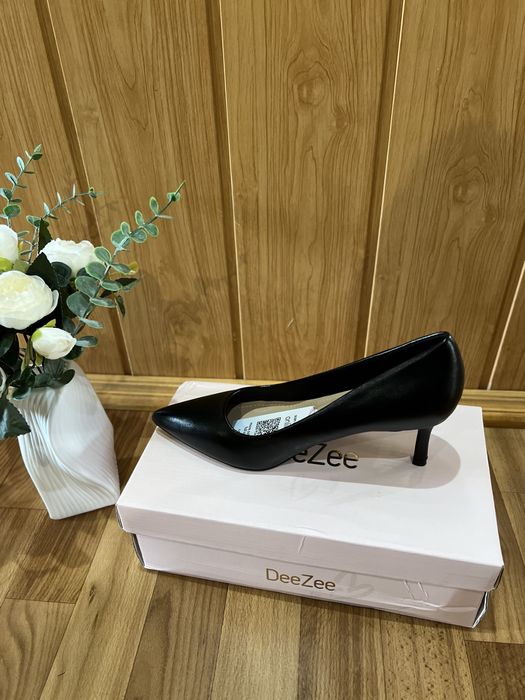 Жіночі туфлі на підборі