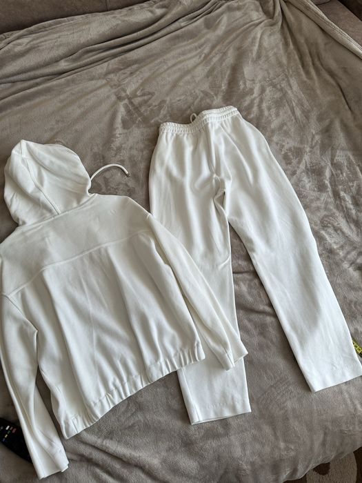 Жіночий костюм від Massimo Dutti