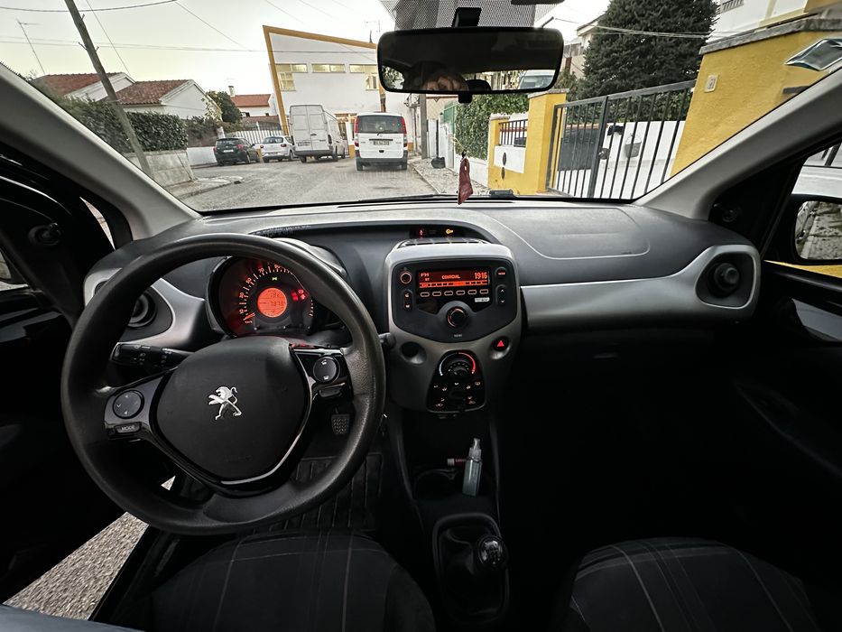 Peugeot 108 1.0 a Gasolina | 2017 | Económico | AC | Caixa Manual — photo 3