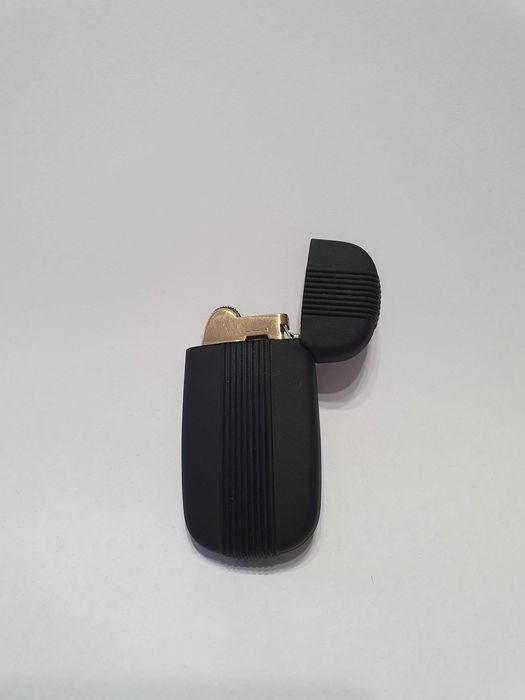 Isqueiro  da  marca Fendi