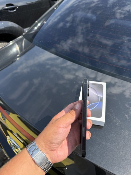 Продам Iphone 16 Pro Max