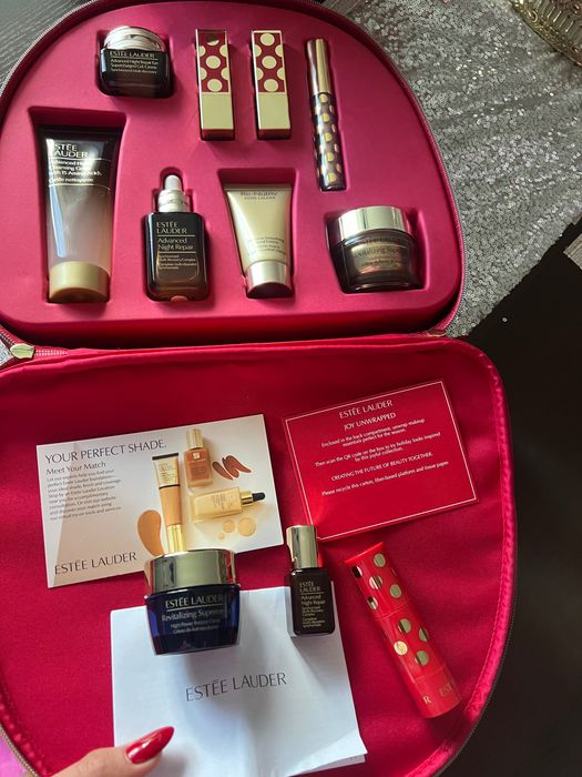 Estee Lauder kosmetyczka z kosmetykami