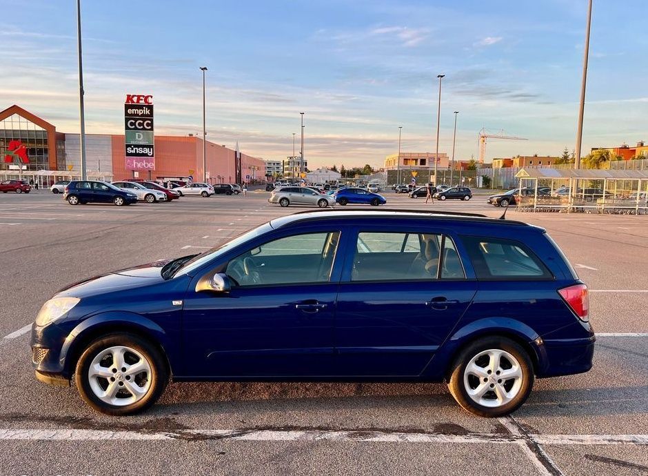 Opel Astra Z16XER ocynk NOWY rozrząd akumulator opony lato i zima kamera