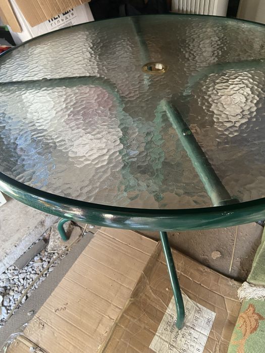 Стол стеклянный