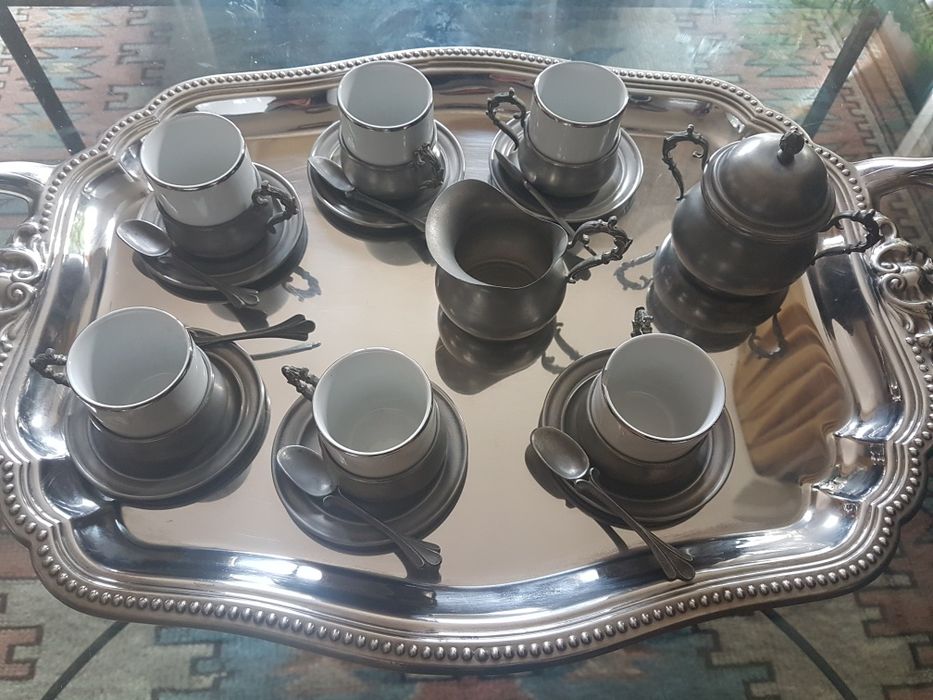 Serviço de café em estanho