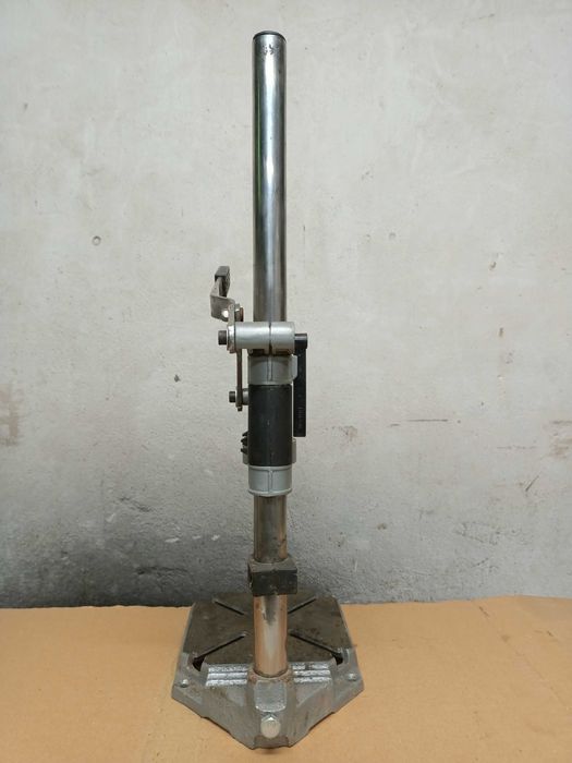 Стійка для свердління дрилем