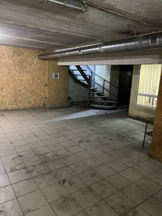 Продаж гаражного комплексу в м. Луцьку — 295 м2