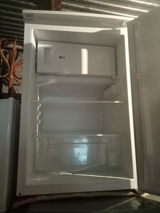 Lodowka     zam. Nowa. 85  ..cm..   sprawna mam.