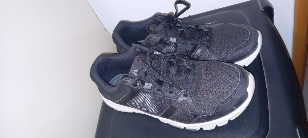 Ténis novos Reebok 42