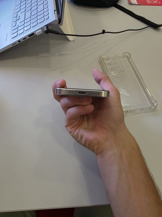 iPhone 15 Pro 256 GB64284525019523124