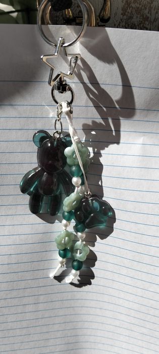 Bag charm artesanal urso em verde