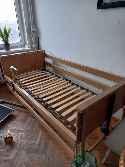 ŁÓŻKO ELEKTRYCZNE dla osoby leżącej