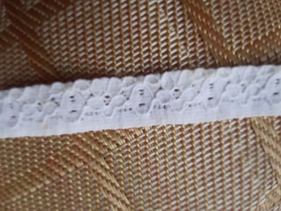 Продам  тесьму  кружевную    стрейчевую