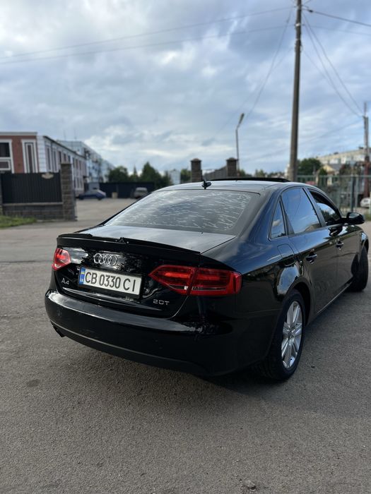Audi a4 b8 Premium 2010 2.0 tfsi 211лс