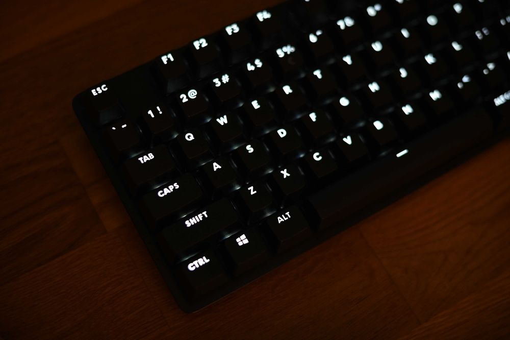 Klawiatura mechaniczna Logitech TKL G413 - super stan, zadbana