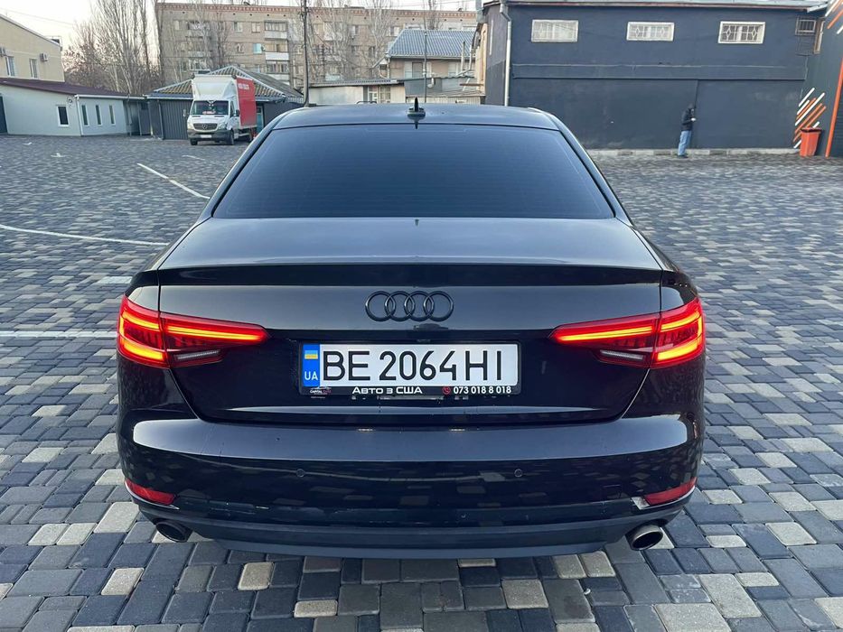 Продам Audi A4 B9 quattro повний привід 2016 рік 2.0 бензин