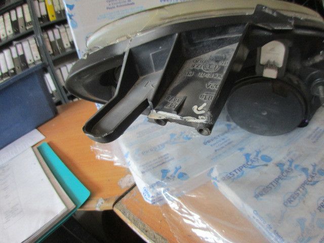 Ótica / farol esquerda FIAT Fiorino Furgão/Combi (225_)