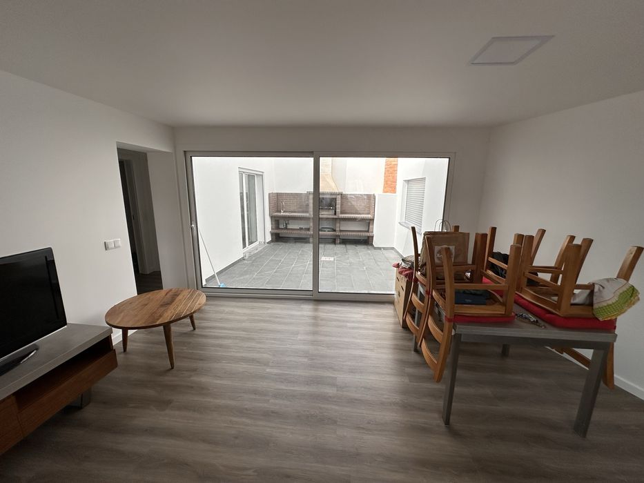 Apartameto T2 novo, mobilado e  churrasqueira